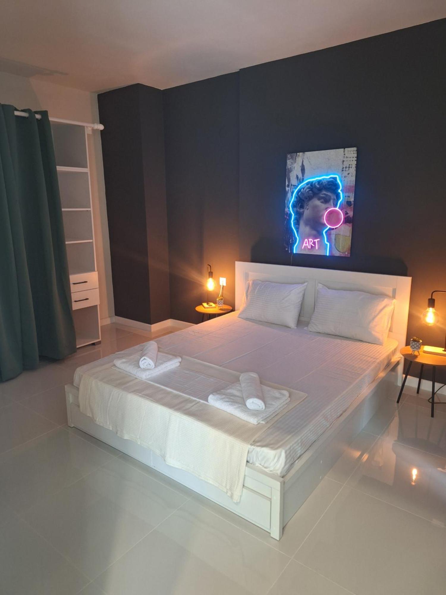 Apartment 9 Keys Boutique